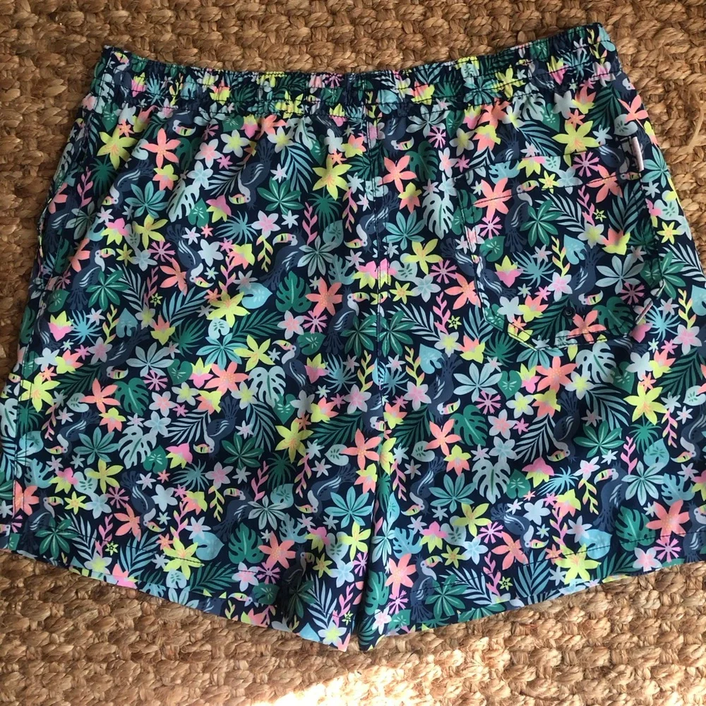 New: Chubbies 5.5 Inseam Swim Trunks. Size Large